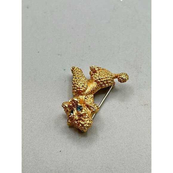 Vintage Krementz Poodle Dog Brooch Gold Tone Metal with Blue Rhinestone Eyes - Picture 4 of 8